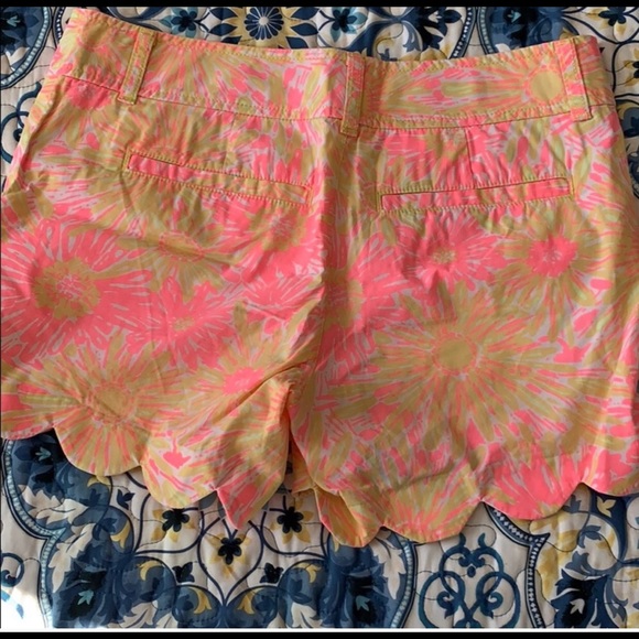SOLD Lilly Pulitzer Buttercup Shorts - Picture 2 of 3